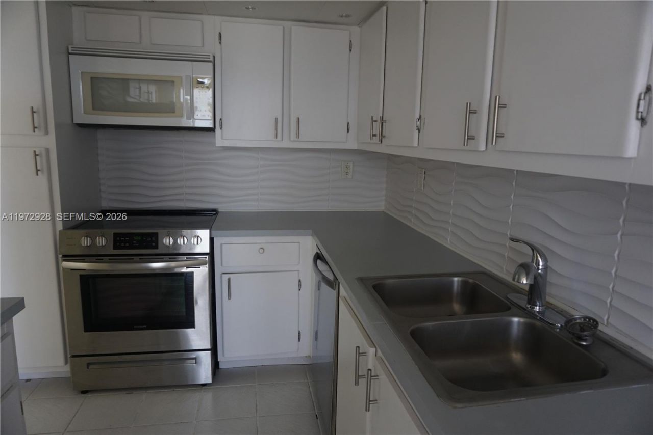 290 174th St, Unit 2014, Sunny Isles Beach, FL 33160 Photo