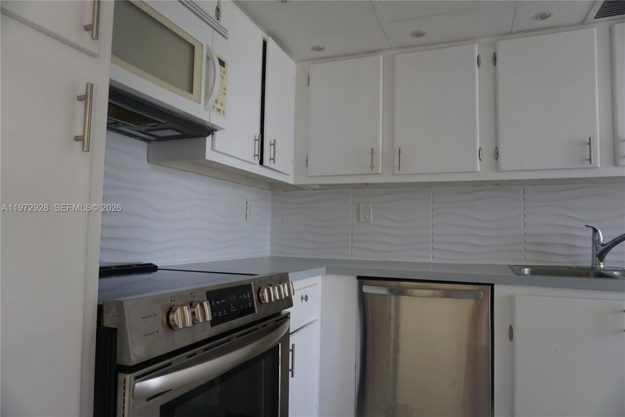 290 174th St, Unit 2014, Sunny Isles Beach, FL 33160 Photo