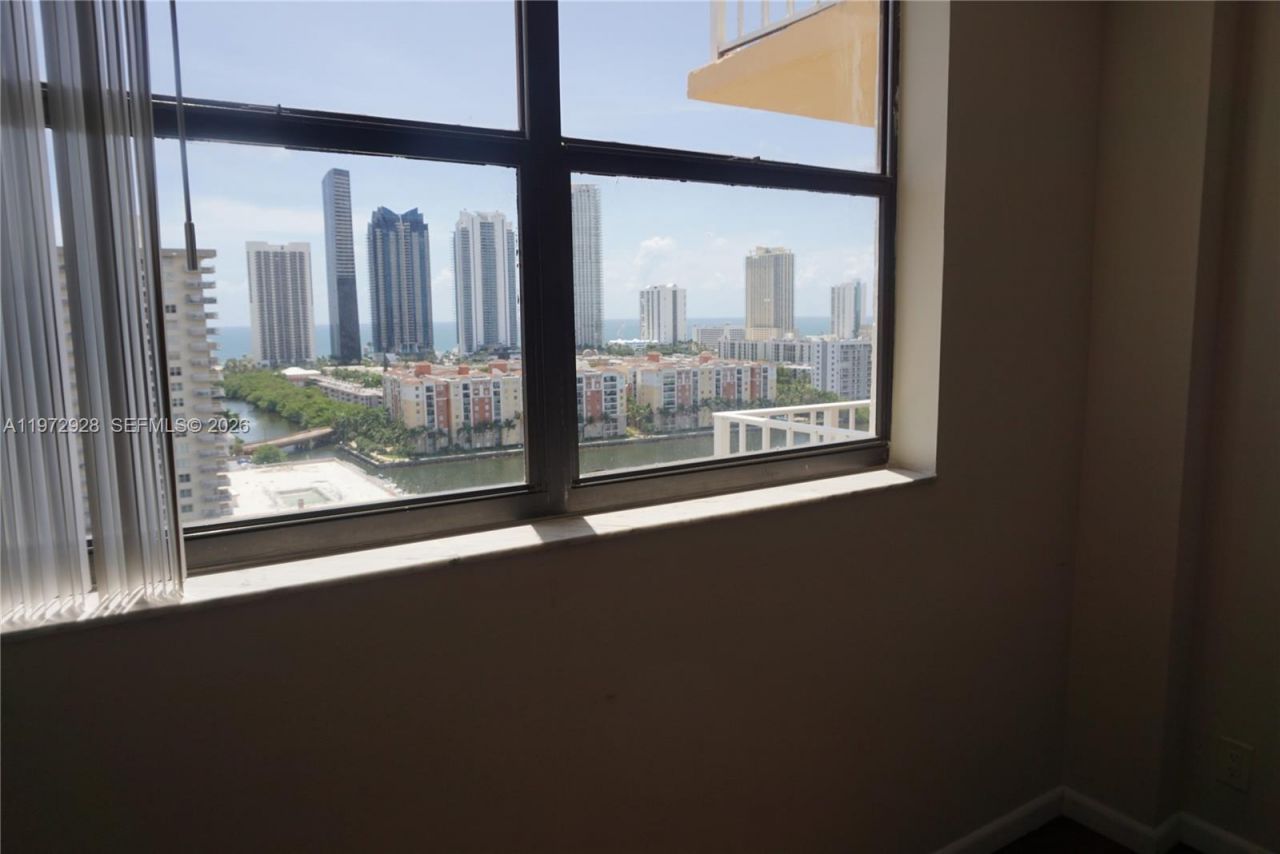 290 174th St, Unit 2014, Sunny Isles Beach, FL 33160 Photo