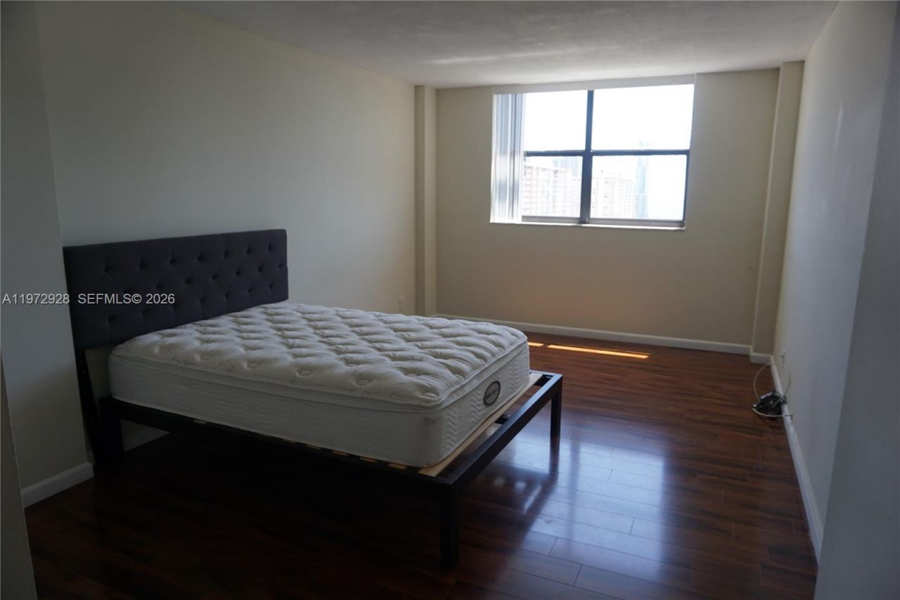 290 174th St, Unit 2014, Sunny Isles Beach, FL 33160 Photo