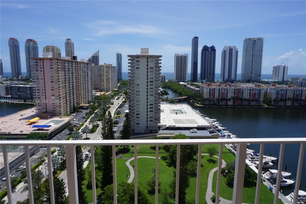 290 174th St, Unit 2014, Sunny Isles Beach, FL 33160 Photo