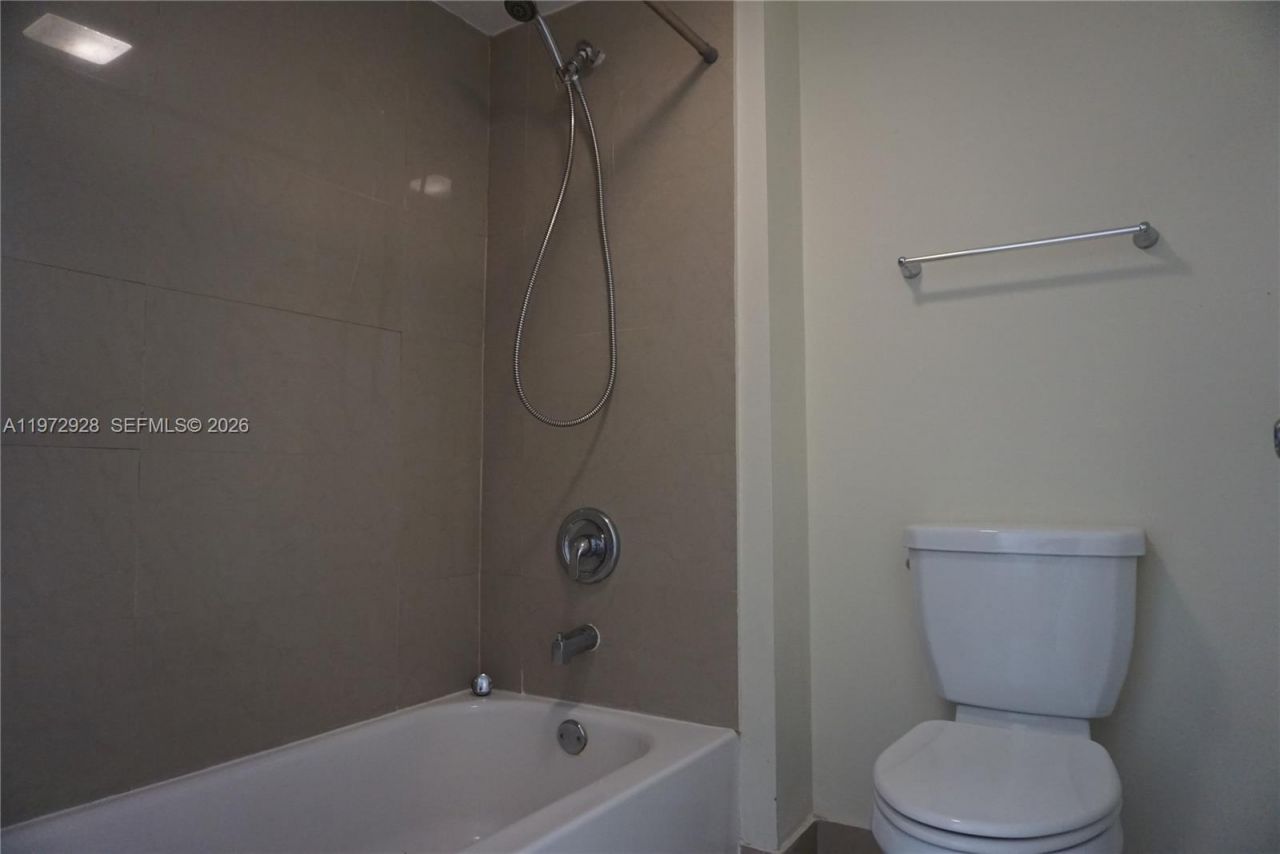 290 174th St, Unit 2014, Sunny Isles Beach, FL 33160 Photo