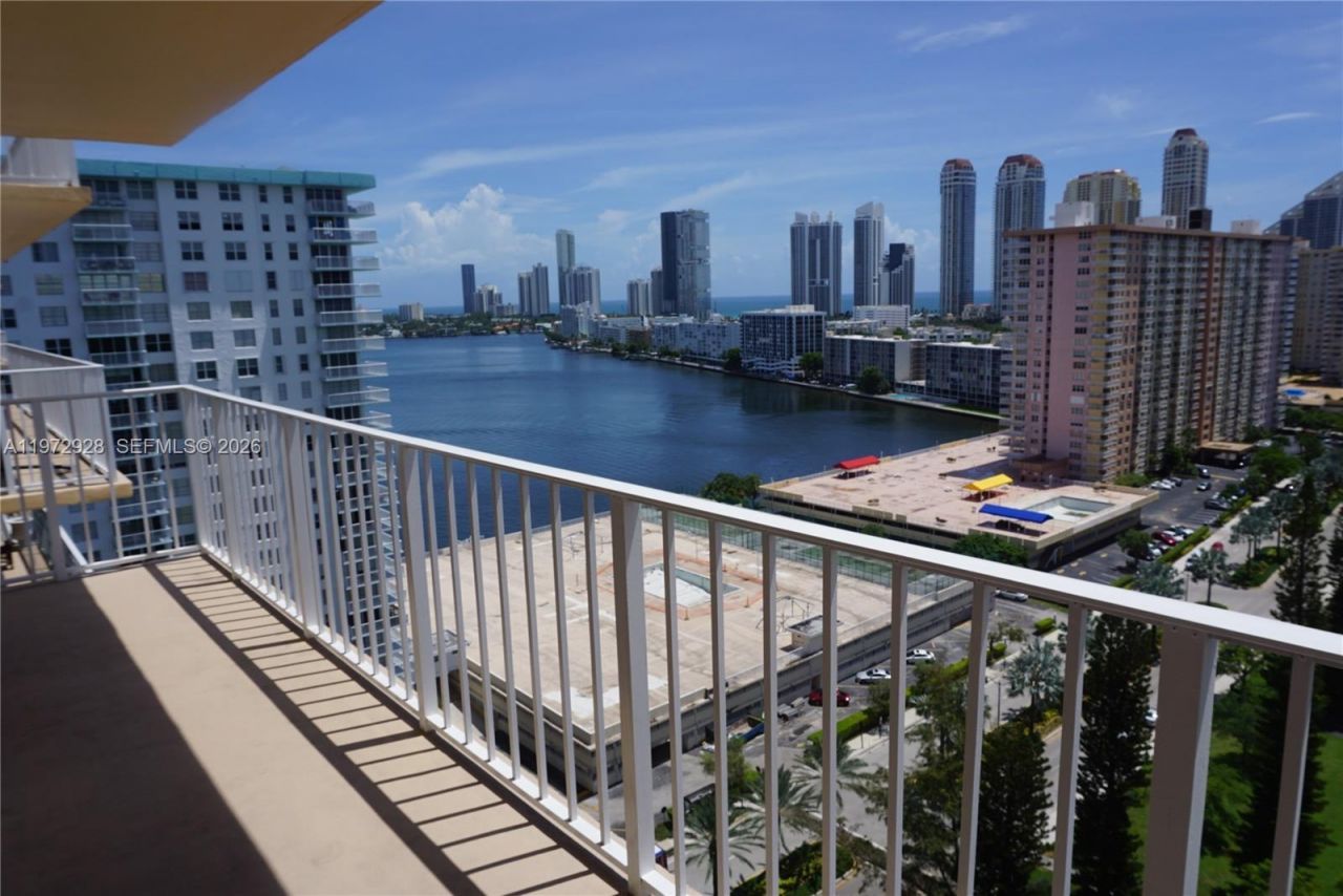 290 174th St, Unit 2014, Sunny Isles Beach, FL 33160 Photo