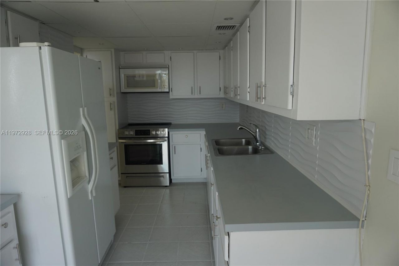 290 174th St, Unit 2014, Sunny Isles Beach, FL 33160 Photo