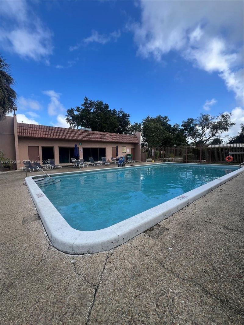 13 Matador Ln, Unit 4-27, Davie, FL 33324 Photo