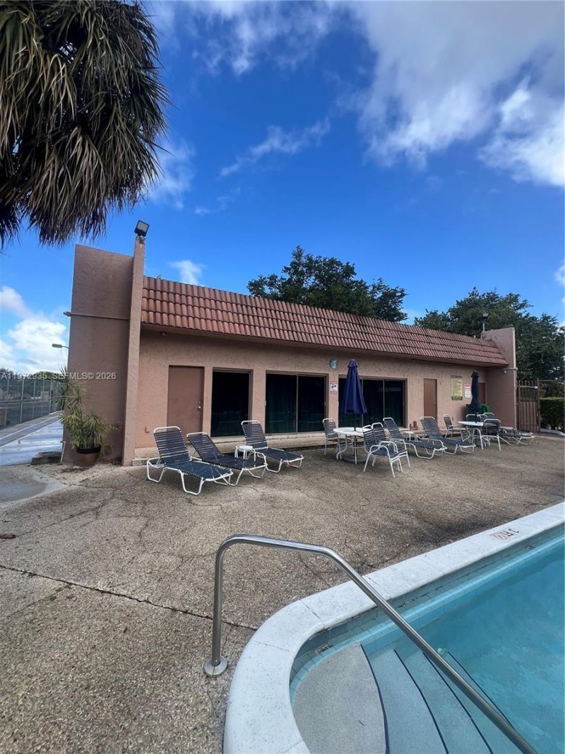13 Matador Ln, Unit 4-27, Davie, FL 33324 Photo