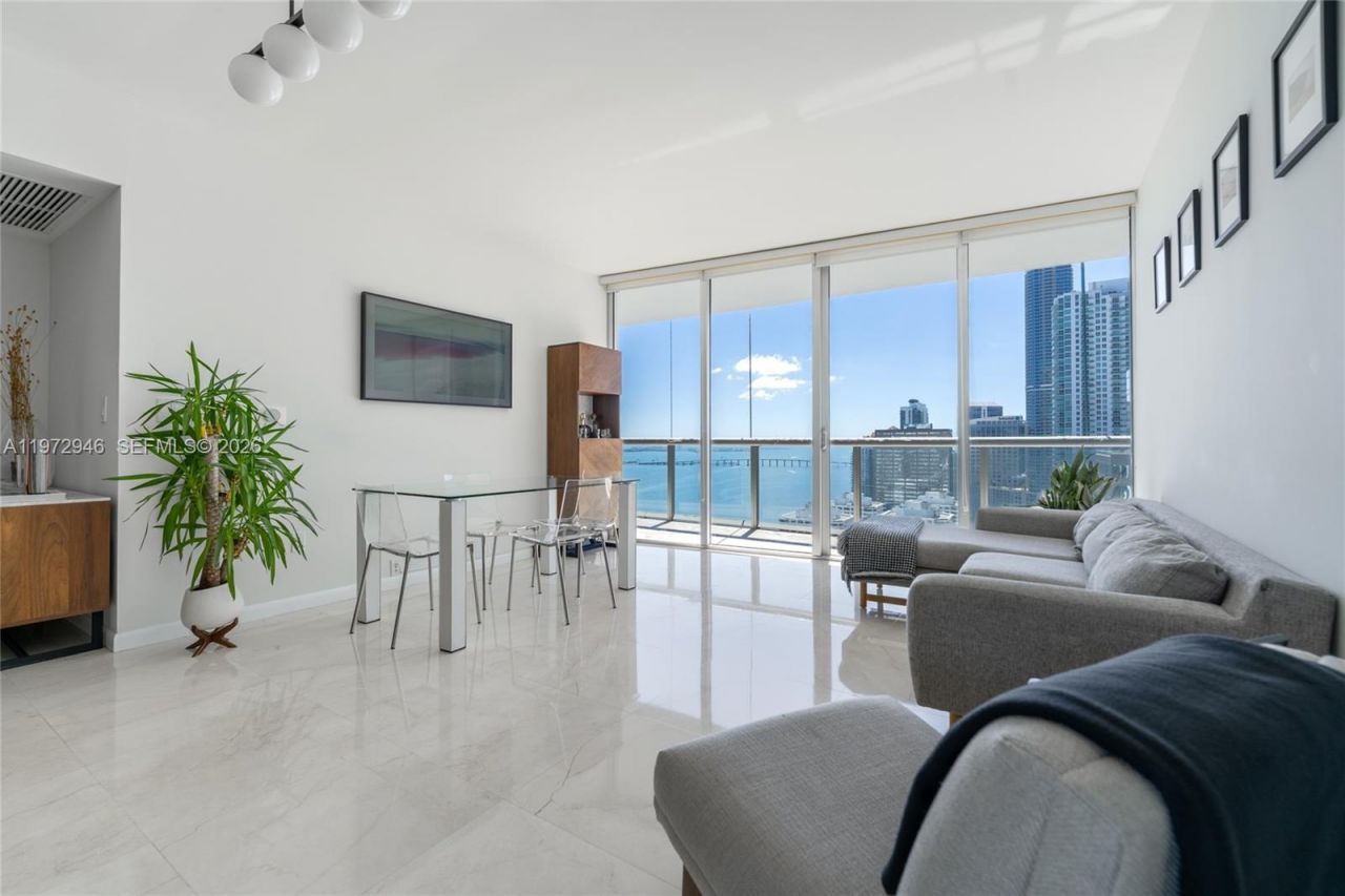 495 Brickell Ave, Unit 3211, Miami, FL 33131 Photo