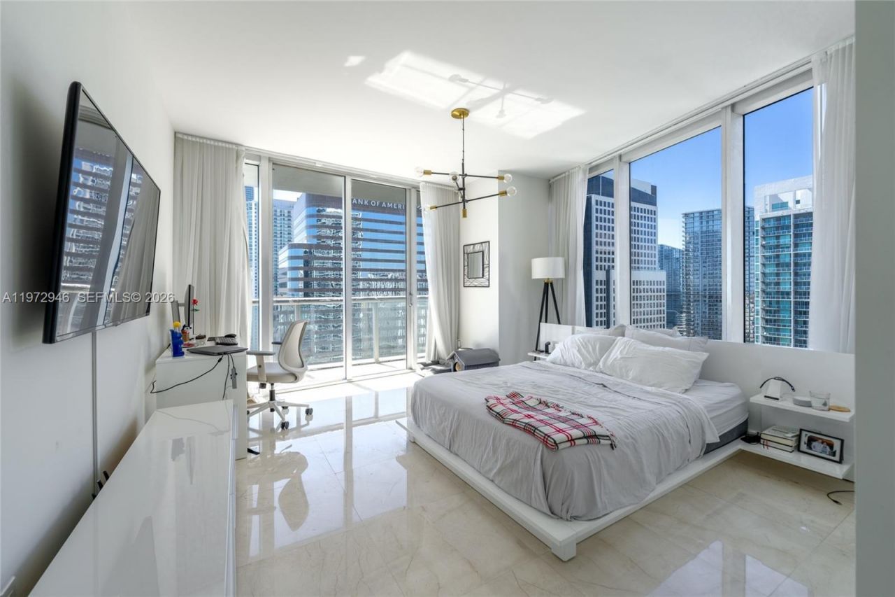 495 Brickell Ave, Unit 3211, Miami, FL 33131 Photo