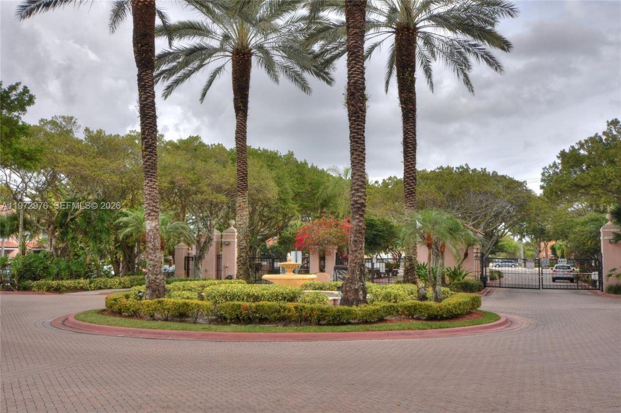 12166 Saint Andrews Pl , Unit 108, Miramar, FL 33025 Photo