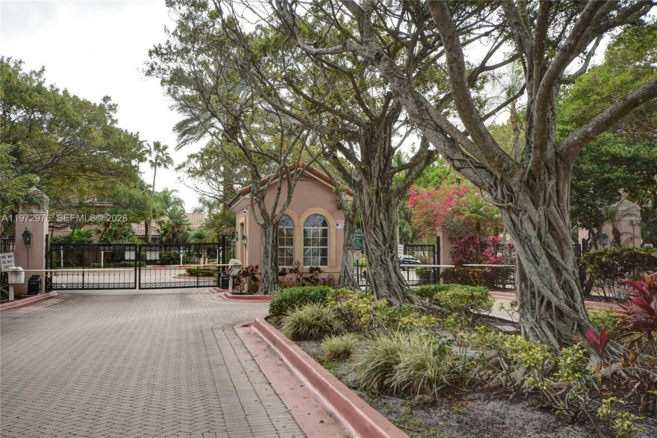 12166 Saint Andrews Pl , Unit 108, Miramar, FL 33025 Photo