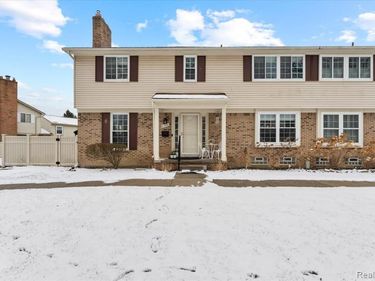 21301 E Glen Haven Circle, Novi, MI 48167