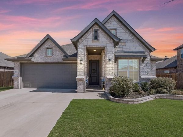204 Magnolia Drive, Azle, TX 76020
