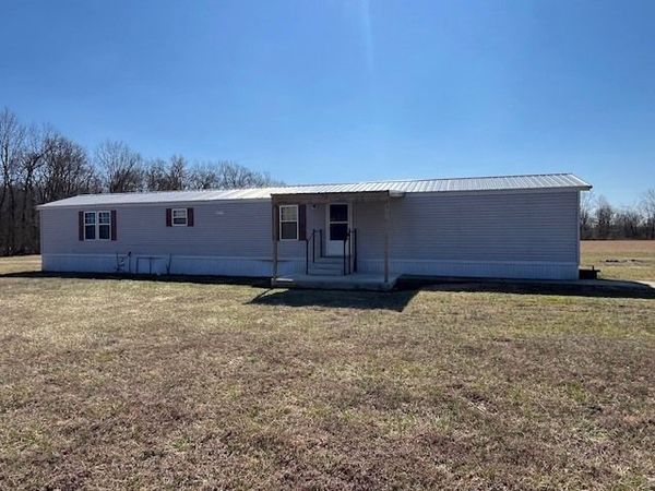 24555 Legion Road, Stonefort, IL 62987