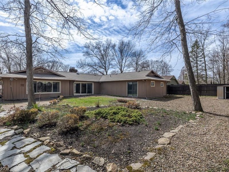 17338 Ridge Creek Road, Strongsville, OH 44136 Photo 4