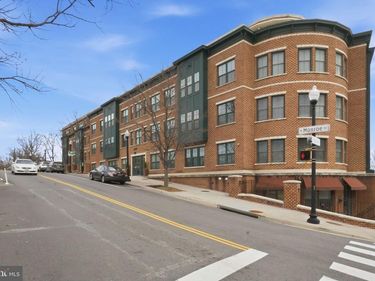 2101 N MONROE STREET , Unit 201, ARLINGTON, VA 22207