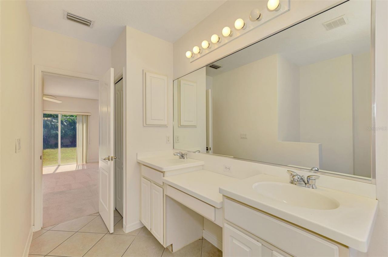 8705 Monterey Bay Loop, Bradenton, FL 34212 Photo