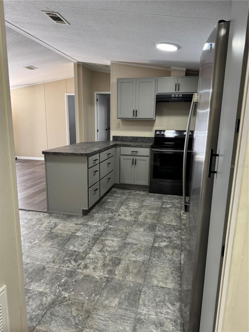 5525 W Evans Street , Coleman, FL 33521 Photo