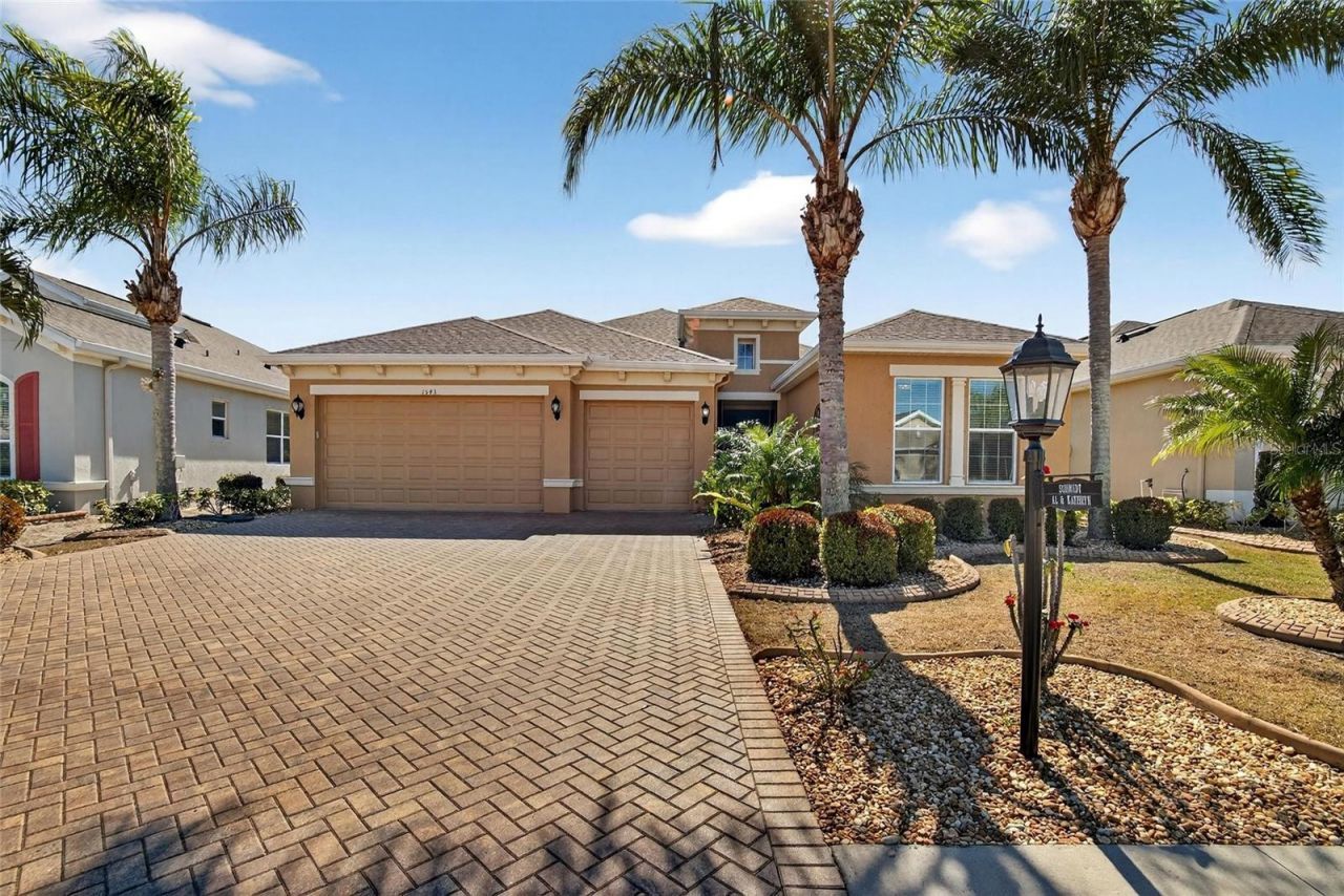 1543 Emerald Dunes Drive, Sun City Center, FL 33573 Main Photo