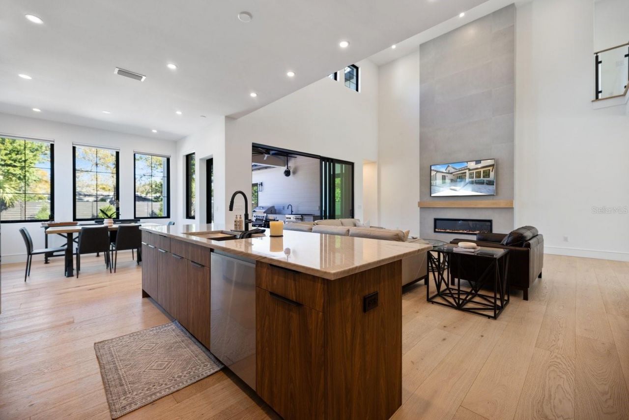 2045 Goldenrod Street, Sarasota, FL 34239 Photo