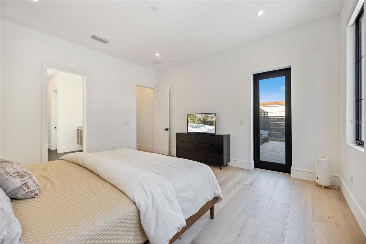 2045 Goldenrod Street, Sarasota, FL 34239 Photo