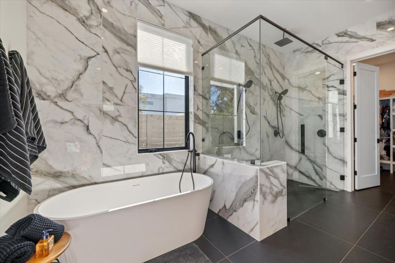 2045 Goldenrod Street, Sarasota, FL 34239 Photo