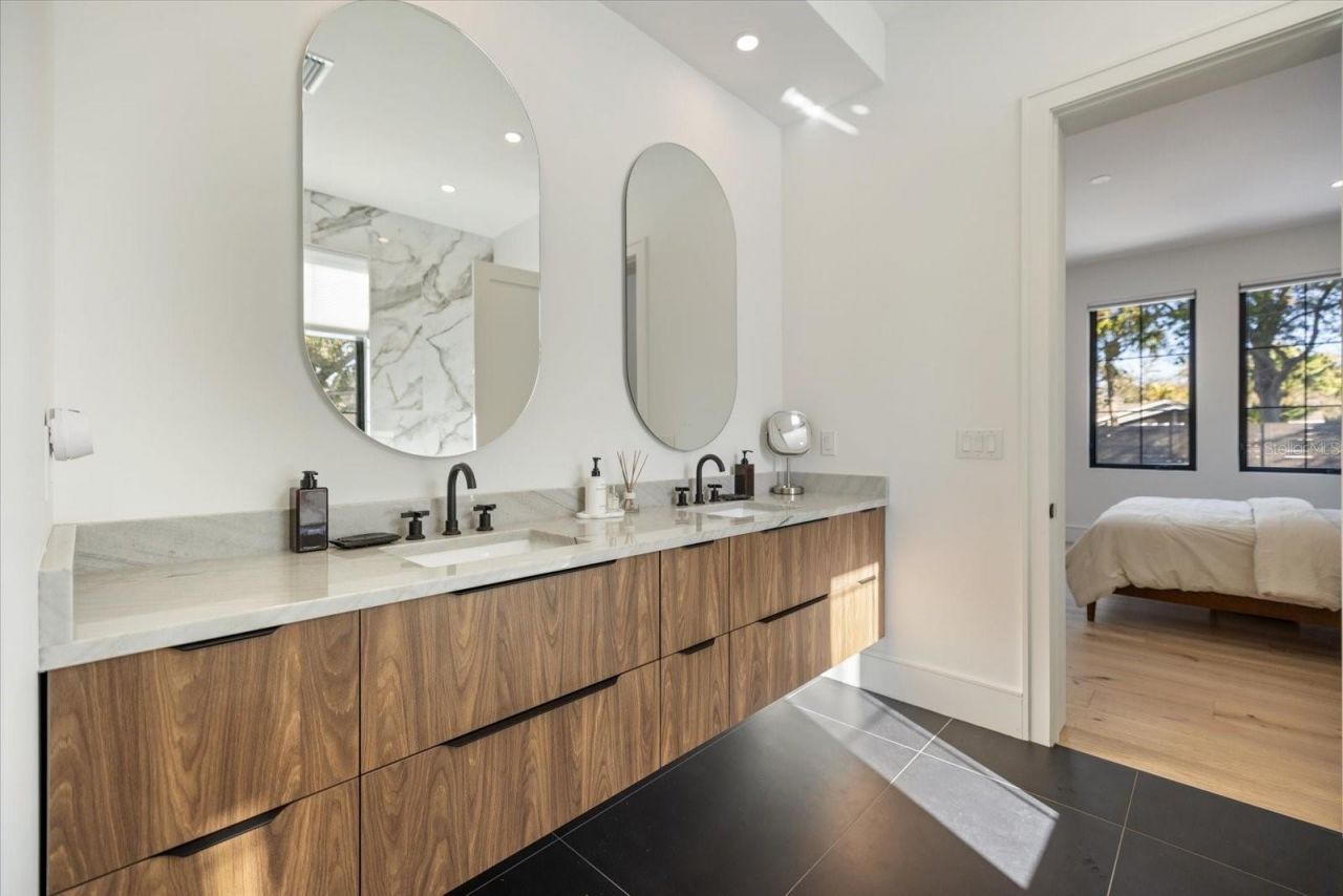 2045 Goldenrod Street, Sarasota, FL 34239 Photo