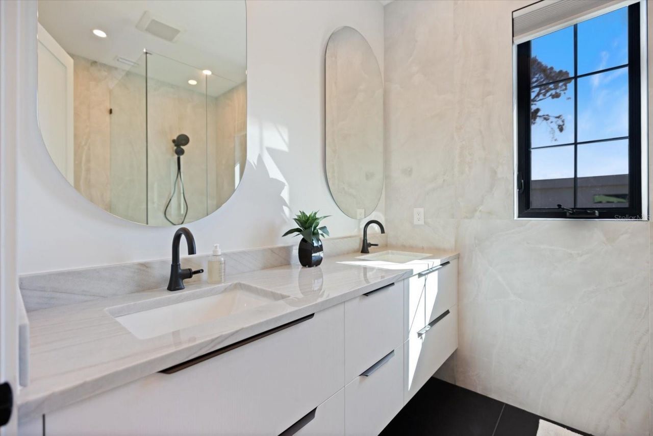 2045 Goldenrod Street, Sarasota, FL 34239 Photo