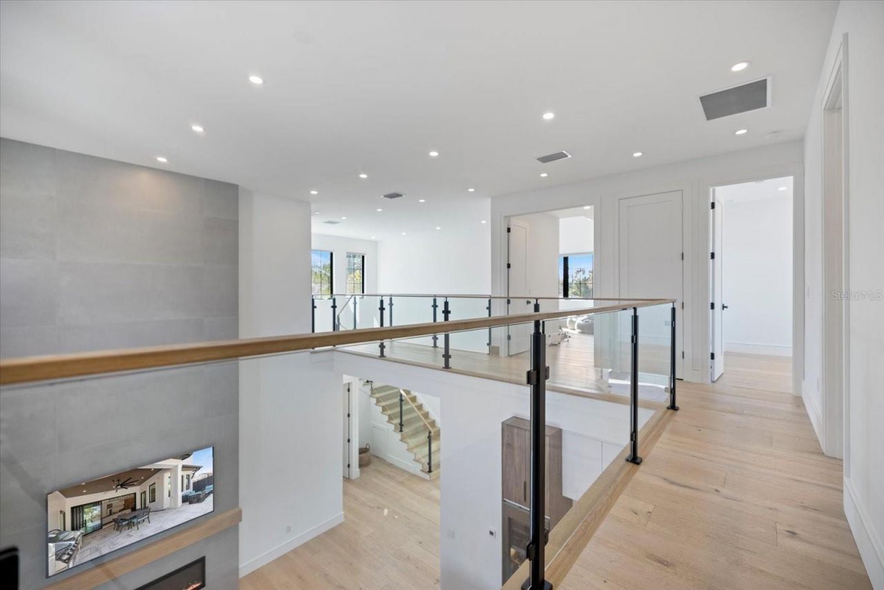 2045 Goldenrod Street, Sarasota, FL 34239 Photo