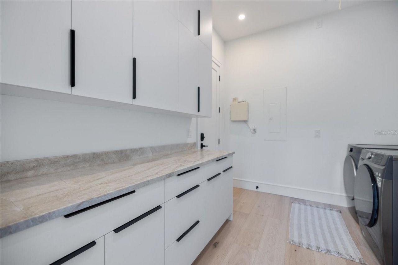 2045 Goldenrod Street, Sarasota, FL 34239 Photo