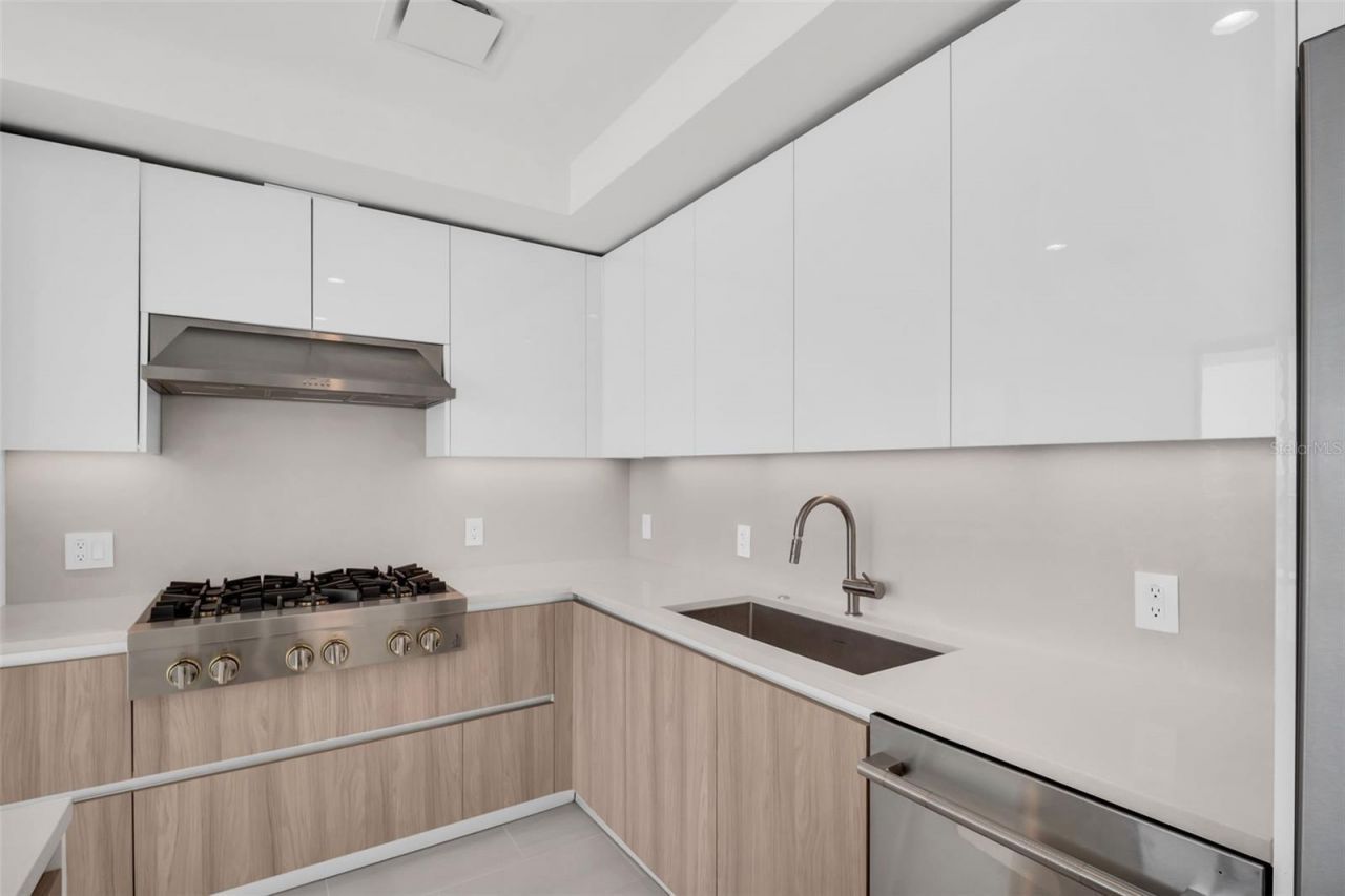 400 Central Avenue, Unit 3606, Saint Petersburg, FL 33701 Photo