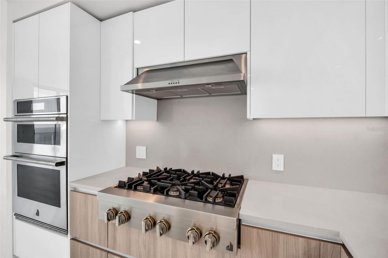 400 Central Avenue, Unit 3606, Saint Petersburg, FL 33701 Photo