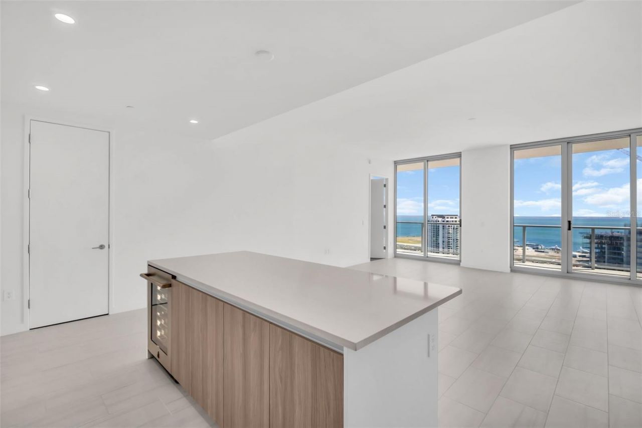 400 Central Avenue, Unit 3606, Saint Petersburg, FL 33701 Photo