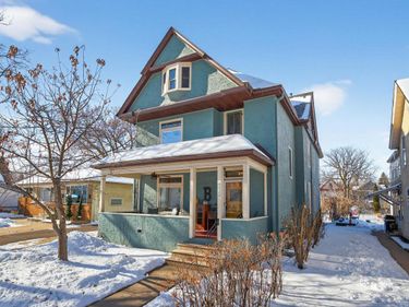712 5th Street NE, Minneapolis, MN 55413
