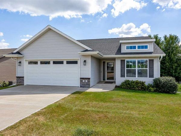 10 Pinnacle Lane, Tiffin, IA 52340