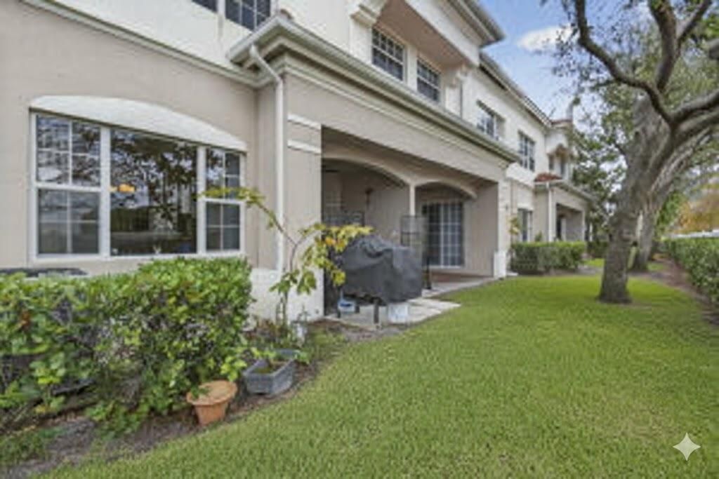 12 Nottingham Place, Boynton Beach, FL 33426 Photo