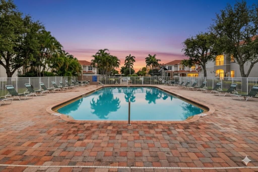 12 Nottingham Place, Boynton Beach, FL 33426 Photo