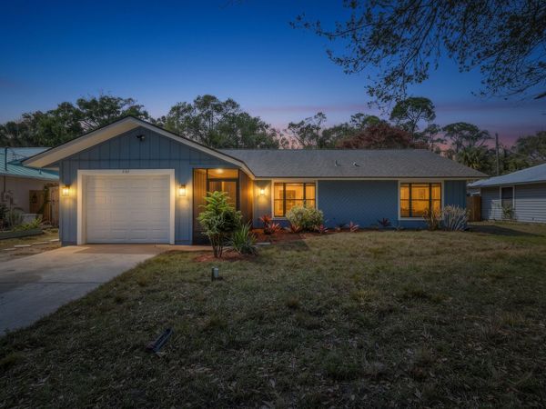 945 SW 33rd Avenue, Vero Beach, FL 32968