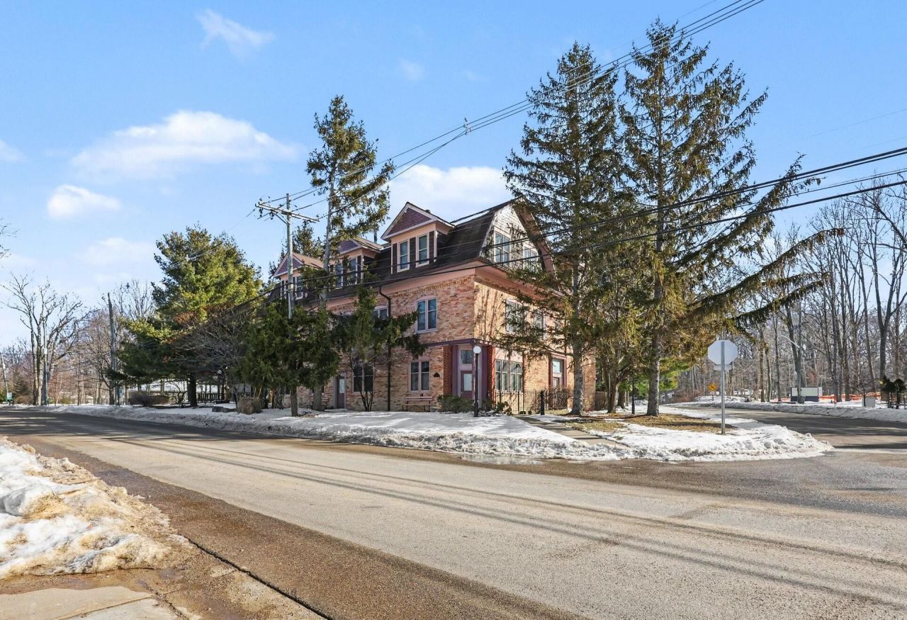 800 North Shore Drive, Unit 1, South Haven, MI 49090 Main Photo