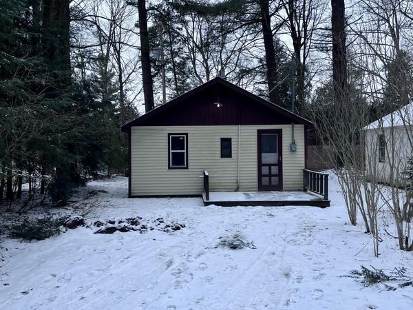 1478 E Gardner Avenue, Newaygo, MI 49337