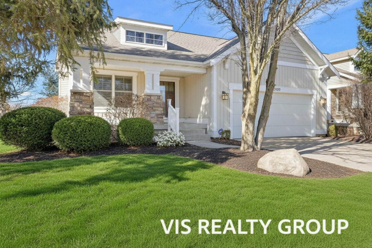 2199 W Greenstone Drive Se, Grand Rapids, MI 49546 Main Photo