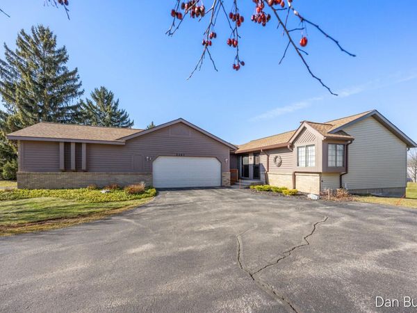 2285 Bridle Creek Street SE, Grand Rapids, MI 49508