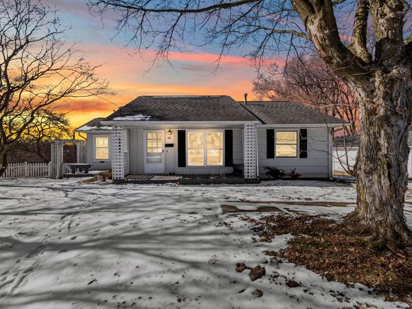 60 Griswold Street, Hillsdale, MI 49242