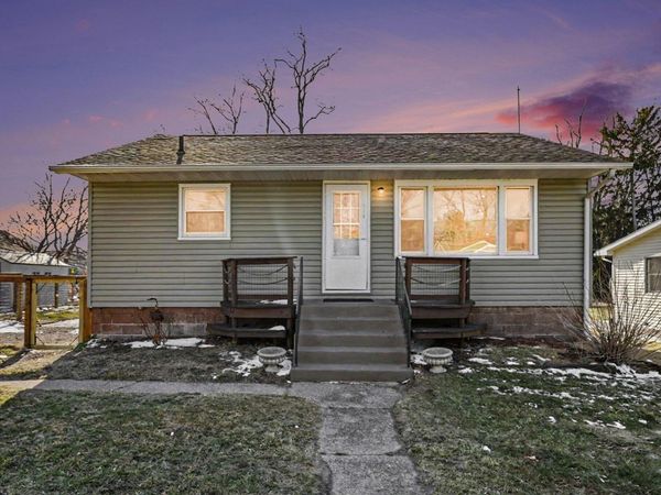 114 N Harrison Street, New Buffalo, MI 49117