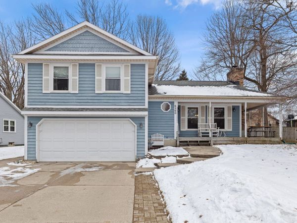 6560 Crownpointe Drive SW, Byron Center, MI 49315