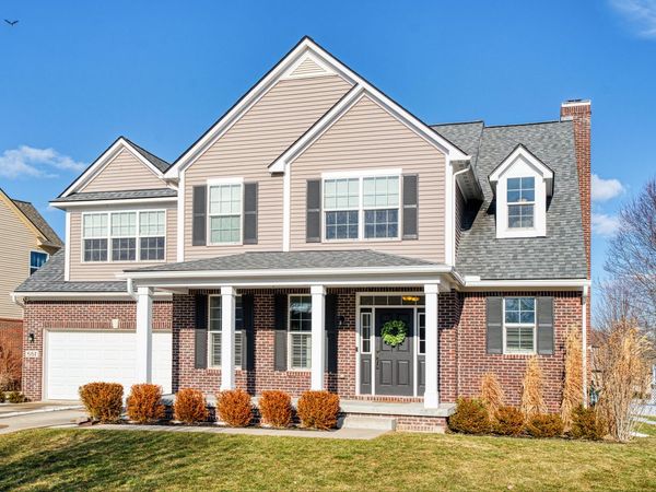 551 Fairways Lane, Unit 102, Chelsea, MI 48118