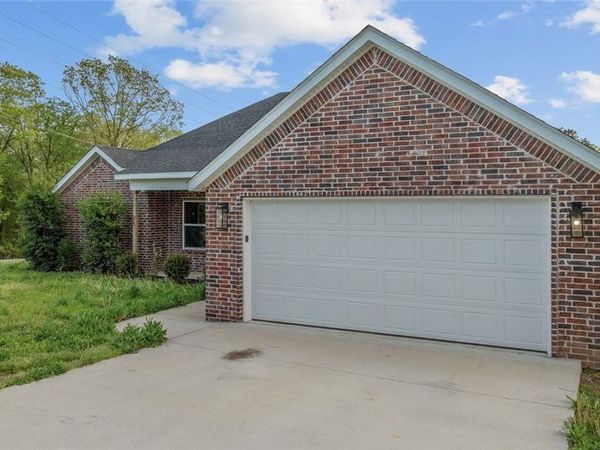 28 Kincardine Drive, Bella Vista, AR 72715