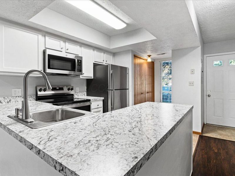 6418 Reflections Drive, Unit A, Dublin, OH 43017 Photo 4