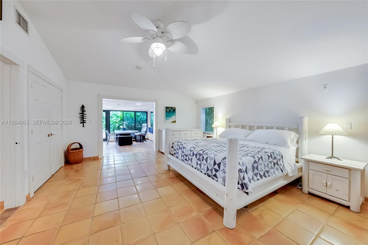 278 S Island Dr, Golden Beach, FL 33160 Photo