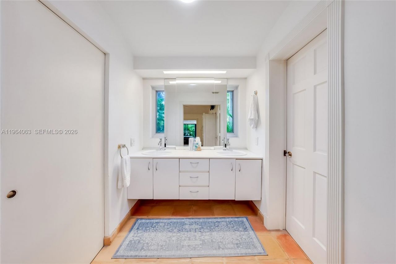 278 S Island Dr, Golden Beach, FL 33160 Photo