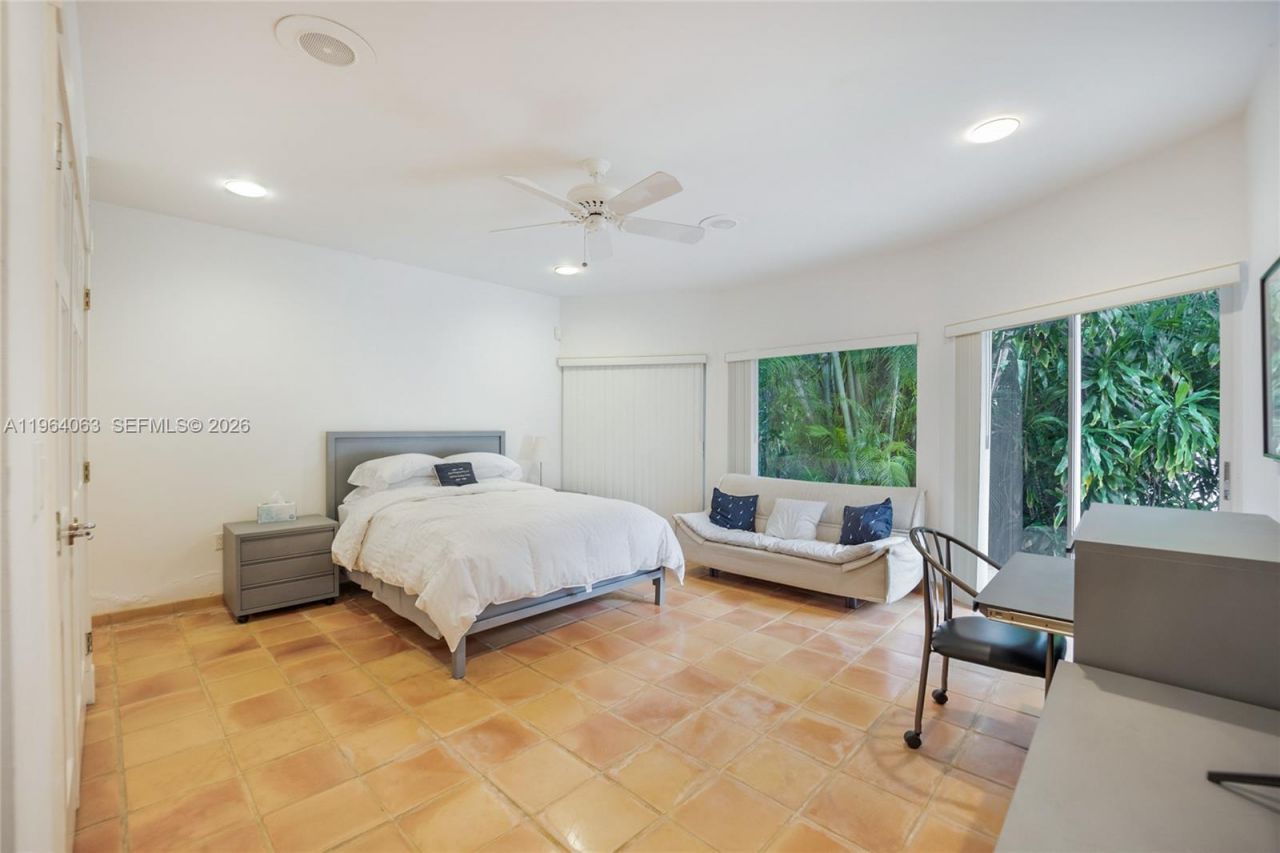 278 S Island Dr, Golden Beach, FL 33160 Photo